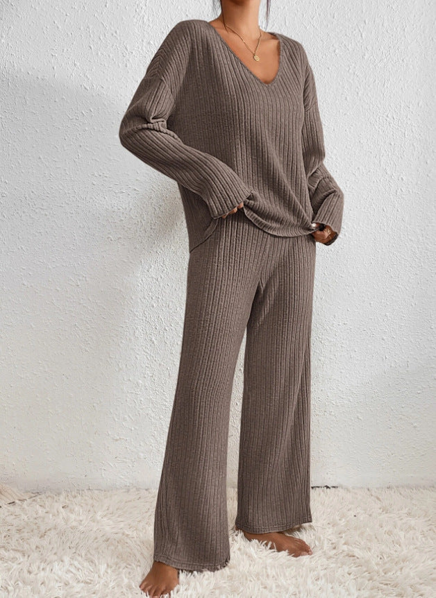 Lena – Stylish Knitted Set with V-neck