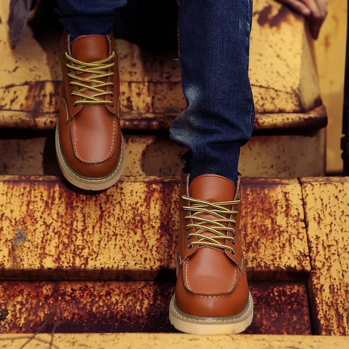 Men's Leather Fur-Lined Lace-Up Boots with Thick Sole
