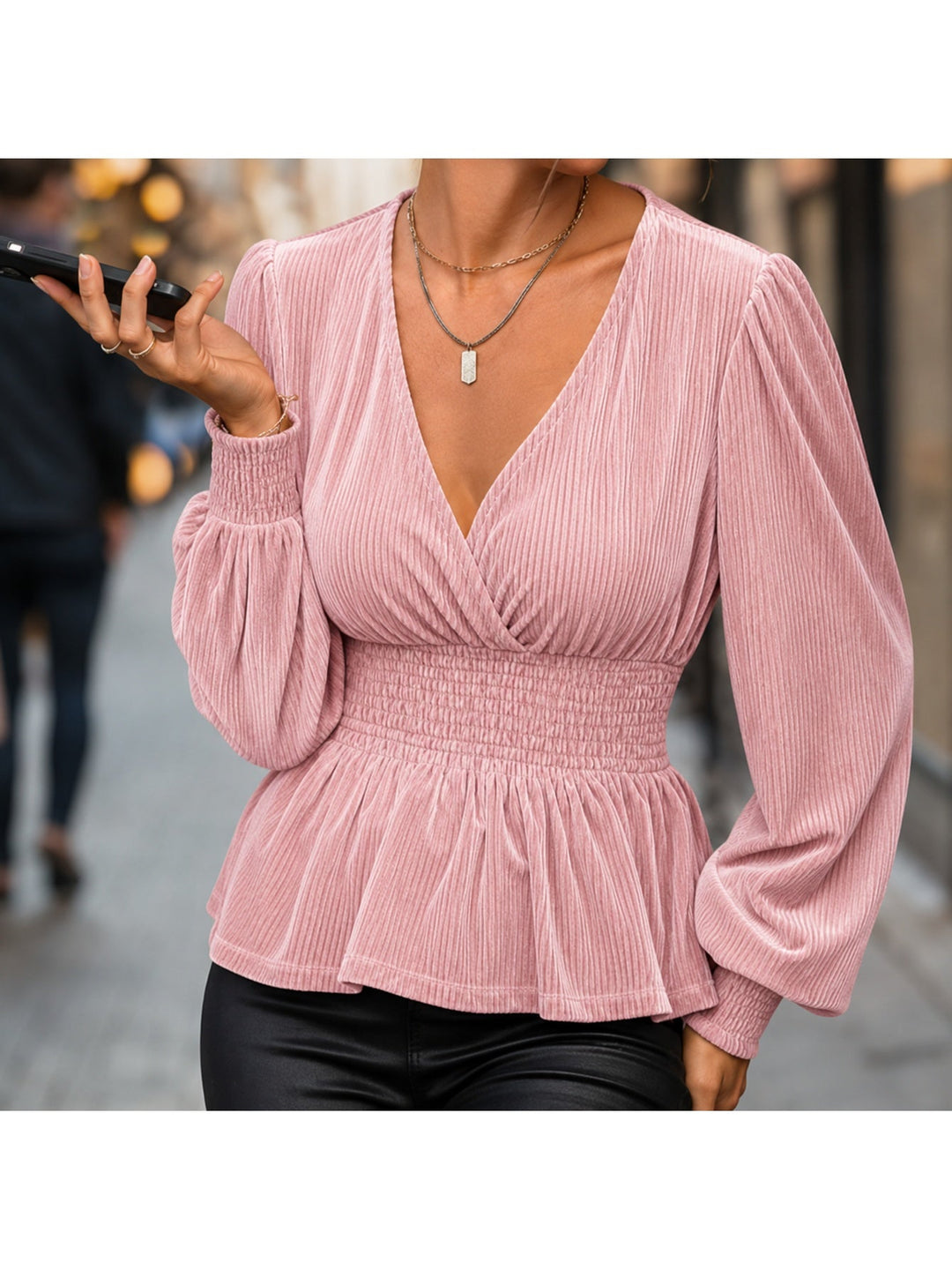 Fluid Women's Blouse with Long Sleeves - Chic and Lightweight