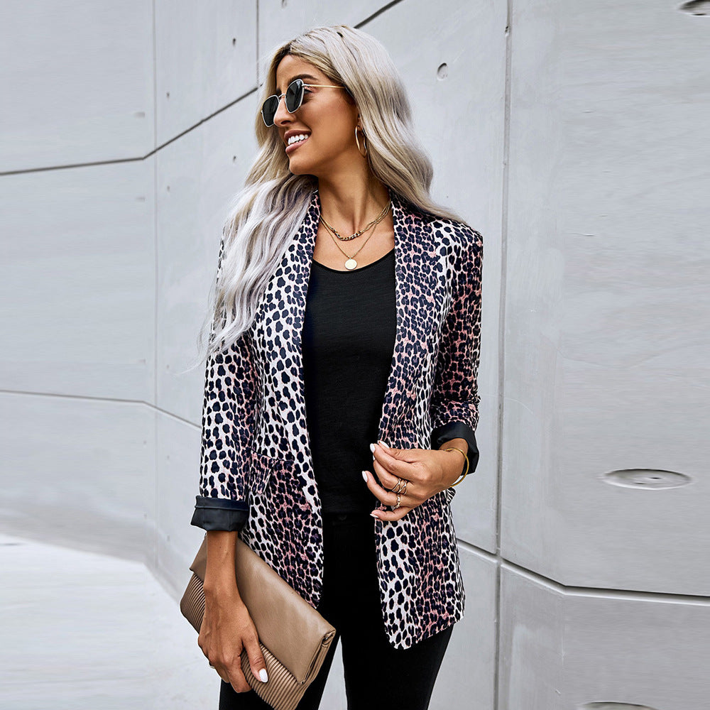Women's leopard print blazer - Trendy and bold