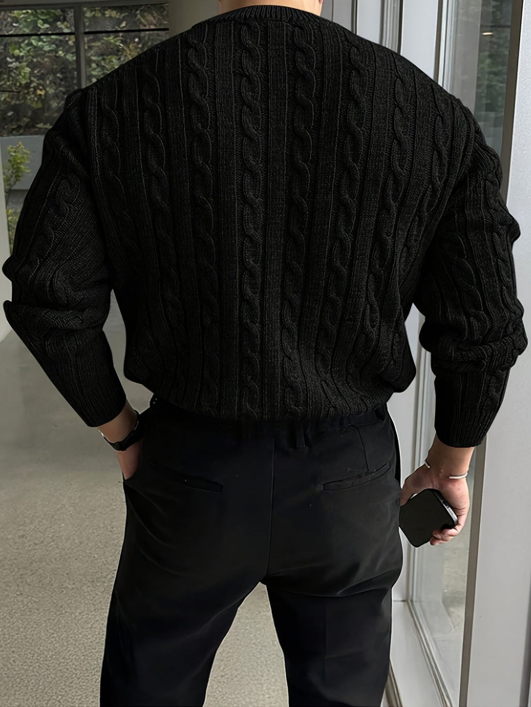 Maxim | Classic and Comfortable Men's Cable Knit Sweater