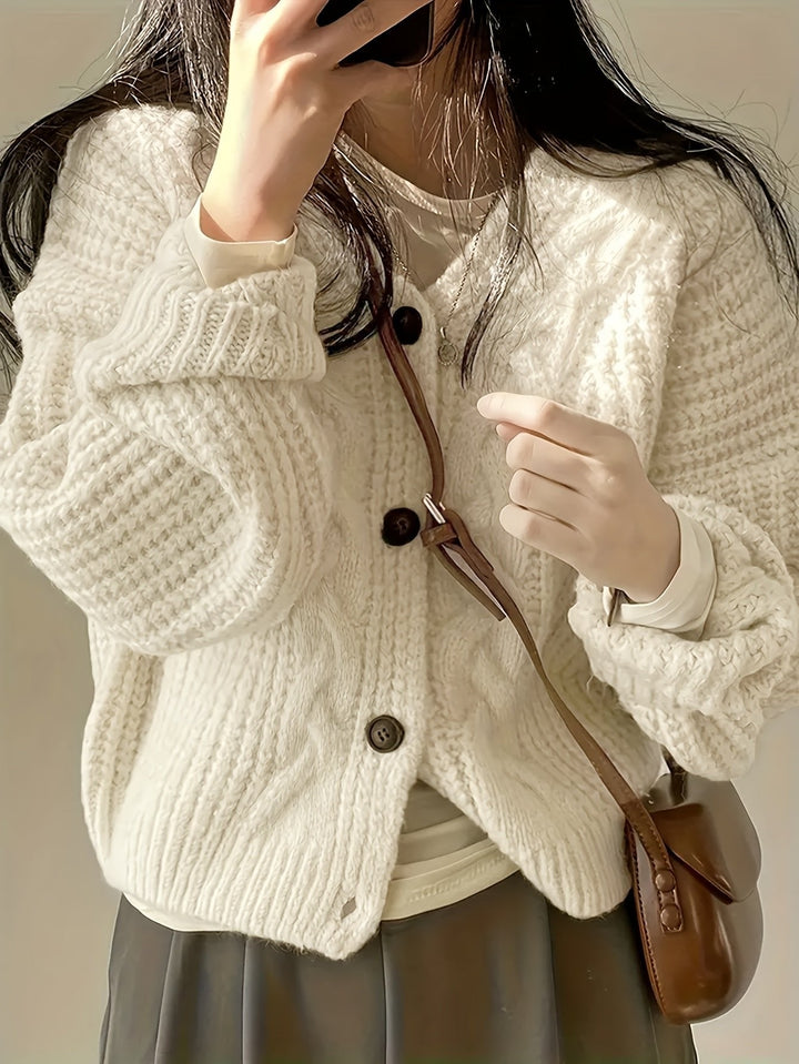 Sandra | Cozy Chunky Knit Cardigan with Cable Pattern for Layering