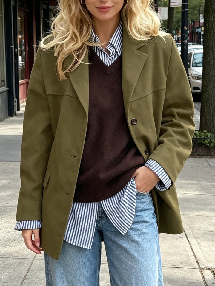 Retro Women's Coat with Pockets - Loose and Elegant