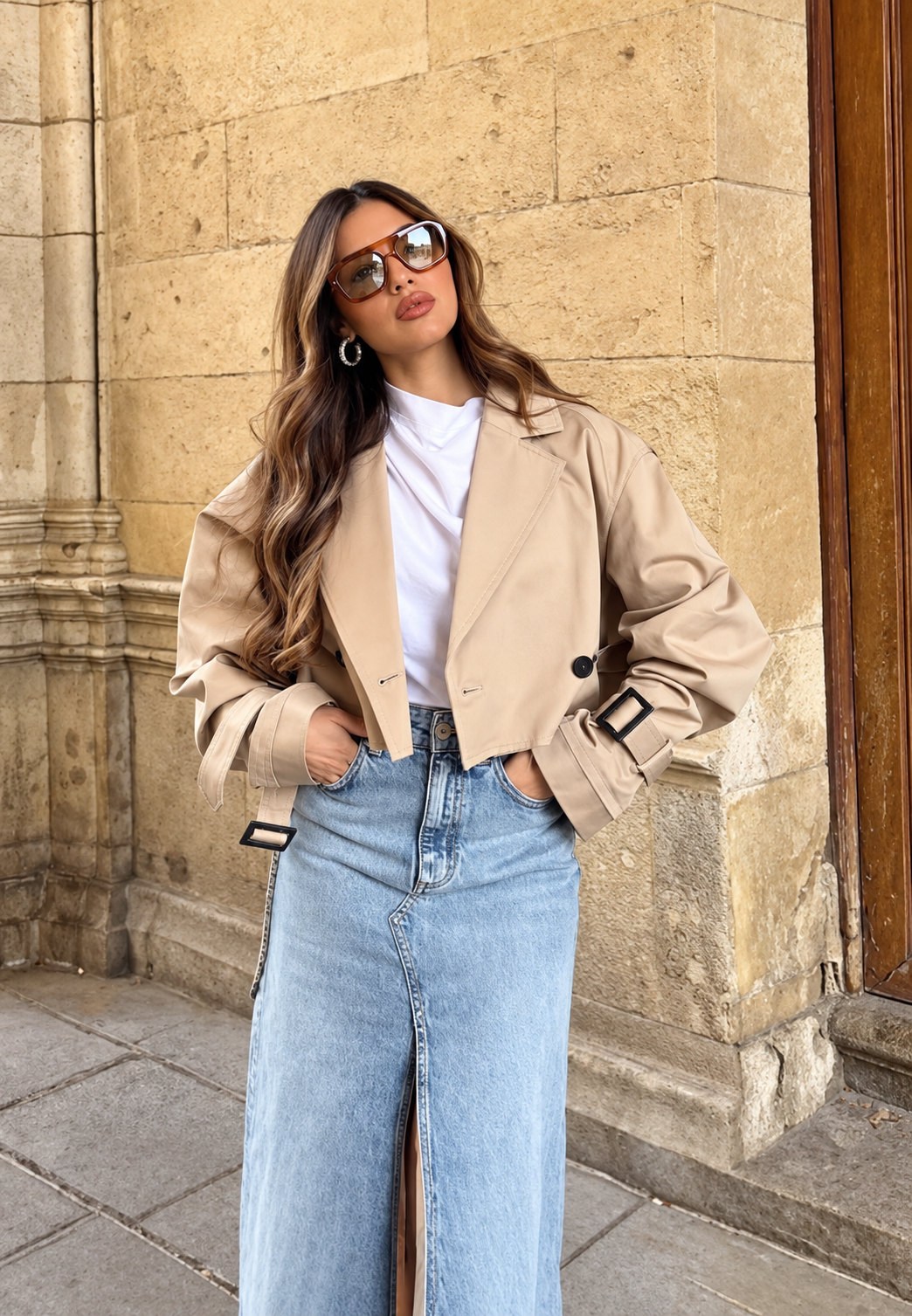 Women's cropped trench coat with double-breasted buttons and belt - Cala
