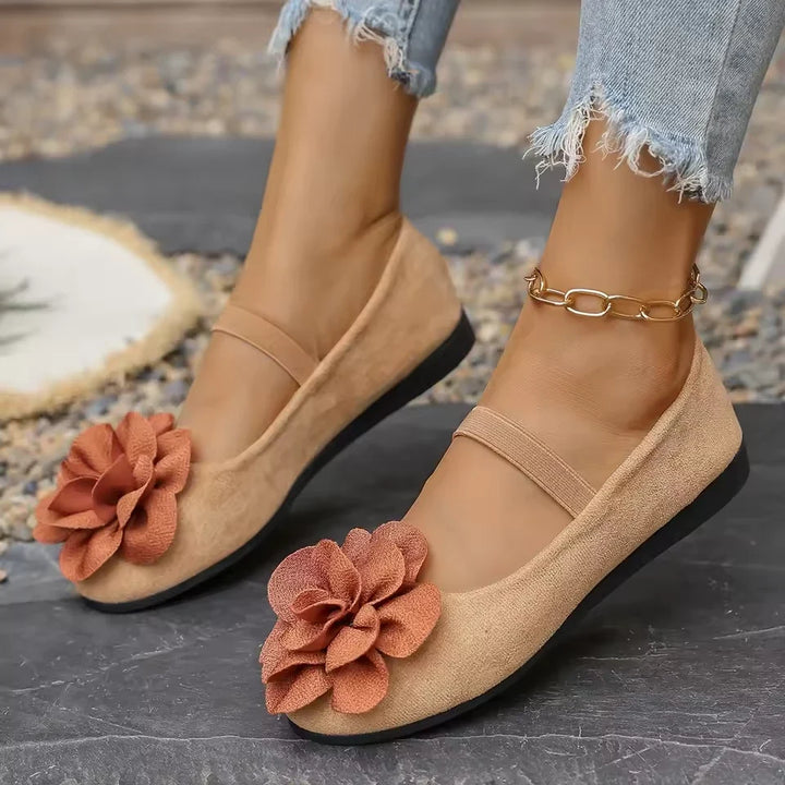 Fleuria | Comfort Ballerina with Elegant Floral Detail