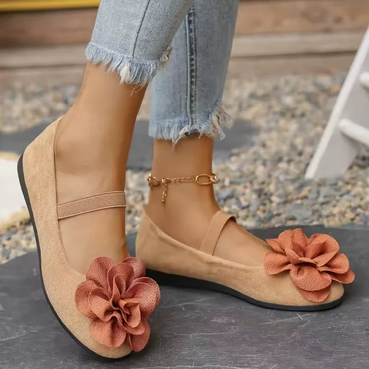 Fleuria | Comfort Ballerina with Elegant Floral Detail