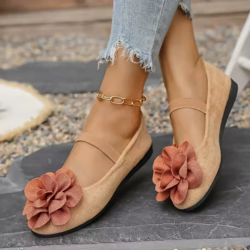 Fleuria | Comfort Ballerina with Elegant Floral Detail