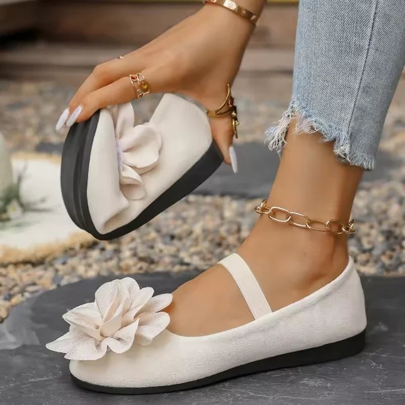 Fleuria | Comfort Ballerina with Elegant Floral Detail