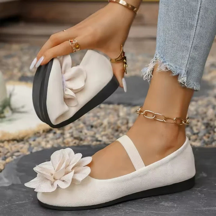 Fleuria | Comfort Ballerina with Elegant Floral Detail