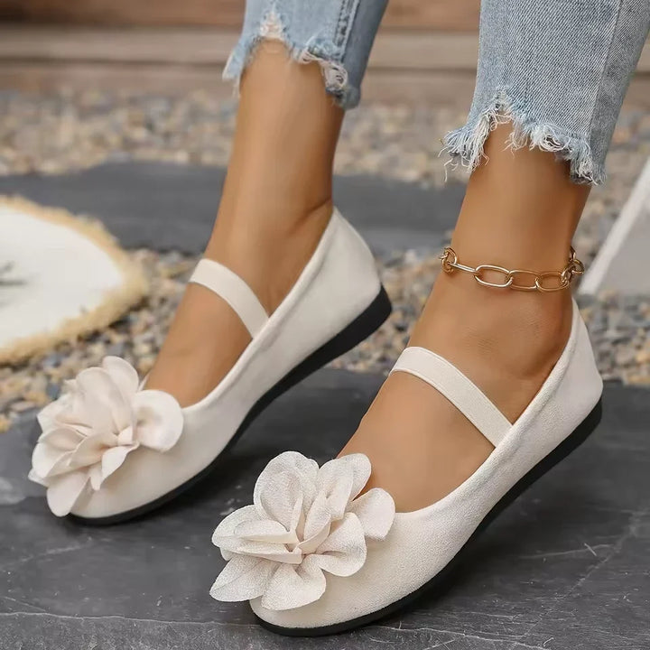Fleuria | Comfort Ballerina with Elegant Floral Detail
