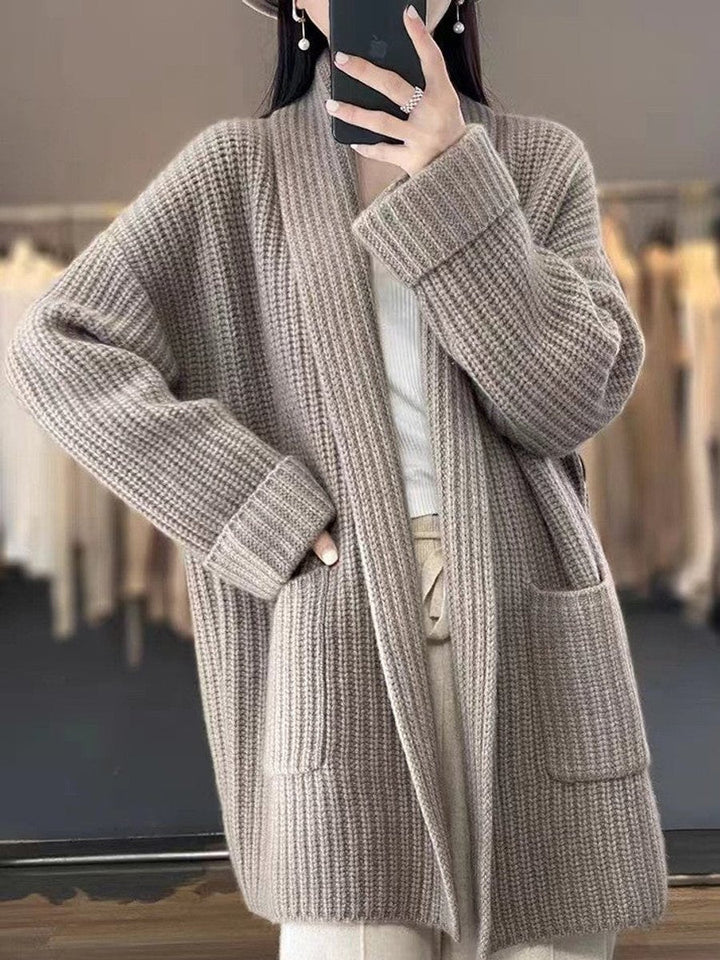 Elisabeth | Women's Oversized Knit Cardigan with V-Neck and Pockets