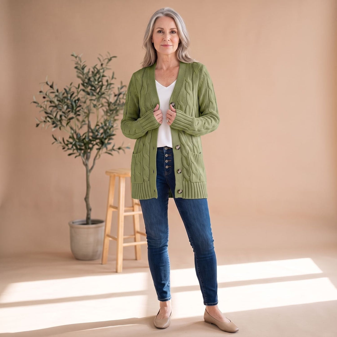 Emilia | Women's Oversized Cable-Knit Cardigan with Button Placket and Pockets