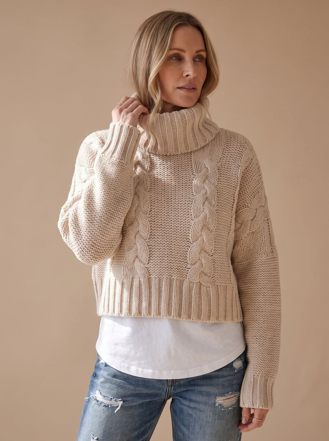 Charlotte | Women's Oversized Turtleneck Chunky Knit Cable Pattern Sweater