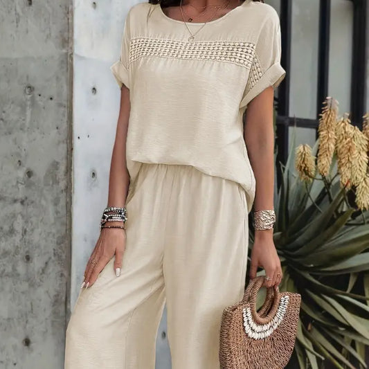 Women's Loose-Fitting Ensemble with Coordinated Top and Pants