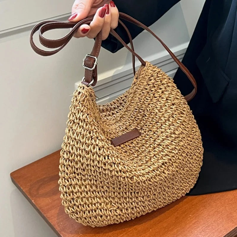 AURORA | Chic and Spacious Shoulder Bag for Versatile Summer Looks