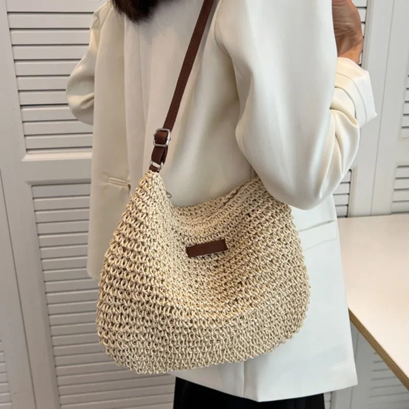 AURORA | Chic and Spacious Shoulder Bag for Versatile Summer Looks