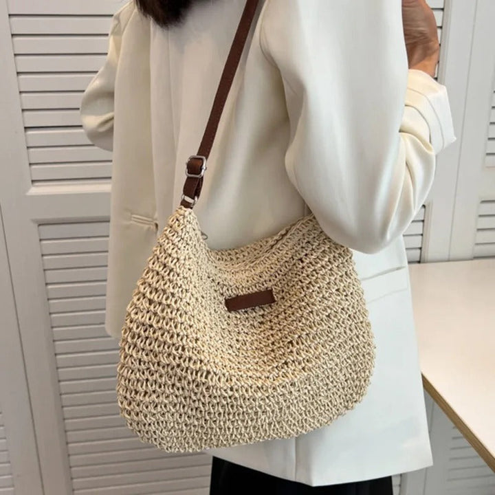 AURORA | Chic and Spacious Shoulder Bag for Versatile Summer Looks
