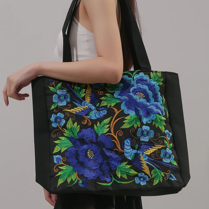 Ingleiv | Embroidered tote bag with artistic expression