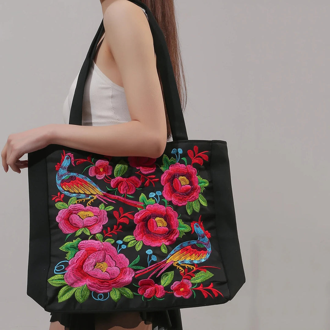 Ingleiv | Embroidered tote bag with artistic expression