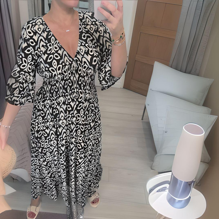Loose Boho Dress with V-Neck and Graphic Pattern – Ankle Length