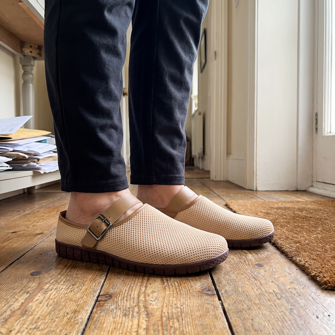 Robert | Modern and Versatile Slippers with Adjustable Strap