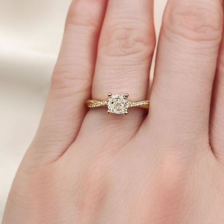 Emma & Rose Cape Town Ysmaryelle™ ring in 18k gold, close-up showing elegant band and intricate design details.
