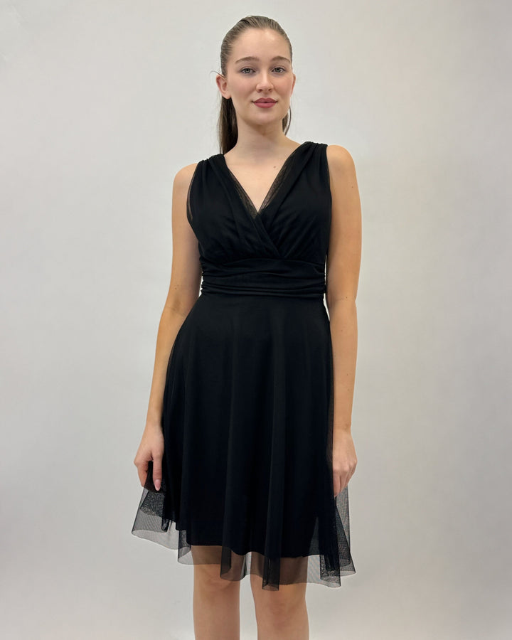Black Hanneke™ Short Gaia Dress by Emma & Rose Cape Town, stylish lightweight abiti with a relaxed fit and elegant design.