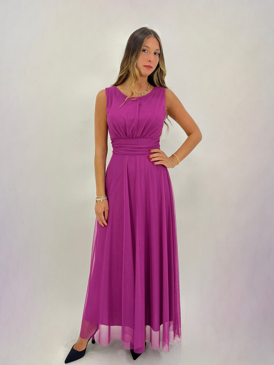 Black Jolien Arianna Dress by Emma & Rose Cape Town, elegant abiti with flowing fabric and stylish design.