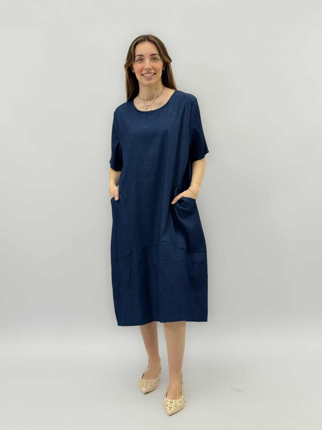 Emma & Rose Cape Town Carmen dress with soft luxurious fabrics and convenient pockets, stylish and comfortable abiti for elegant wear.