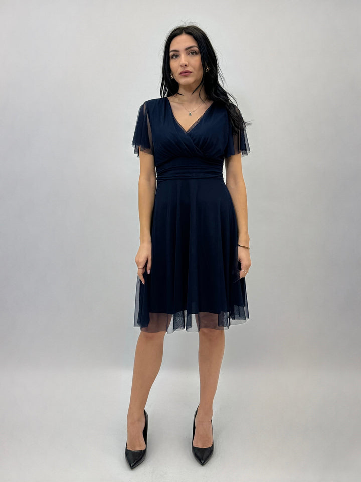 Fuchsia Elke™ Delia short dress by Emma & Rose Cape Town, stylish abiti with a vibrant, fitted design and elegant details.