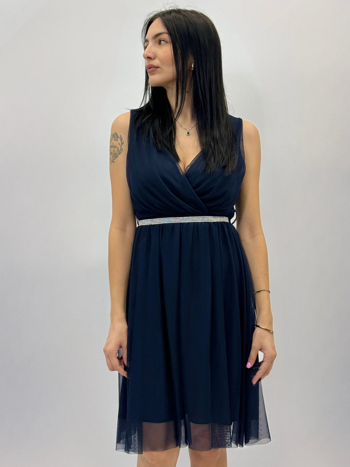 Fuchsia Giorgia™ flowing dress by Emma & Rose Cape Town, lightweight and elegant with a flowing silhouette and adjustable straps.