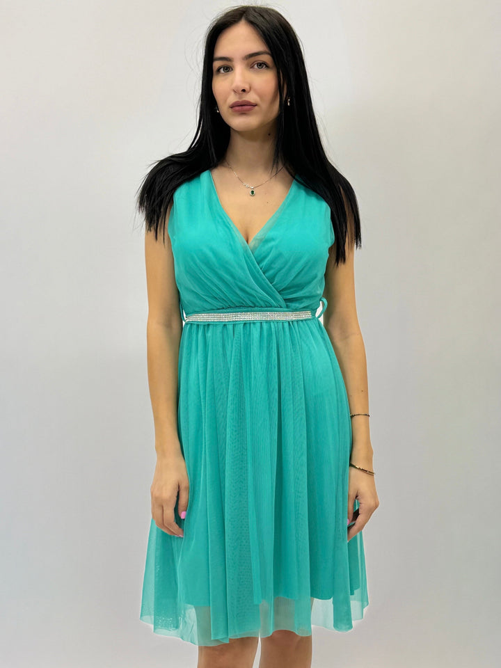 Fuchsia Giorgia flowing dress by Emma & Rose Cape Town, lightweight and elegant abiti with a flowing silhouette and vibrant color.