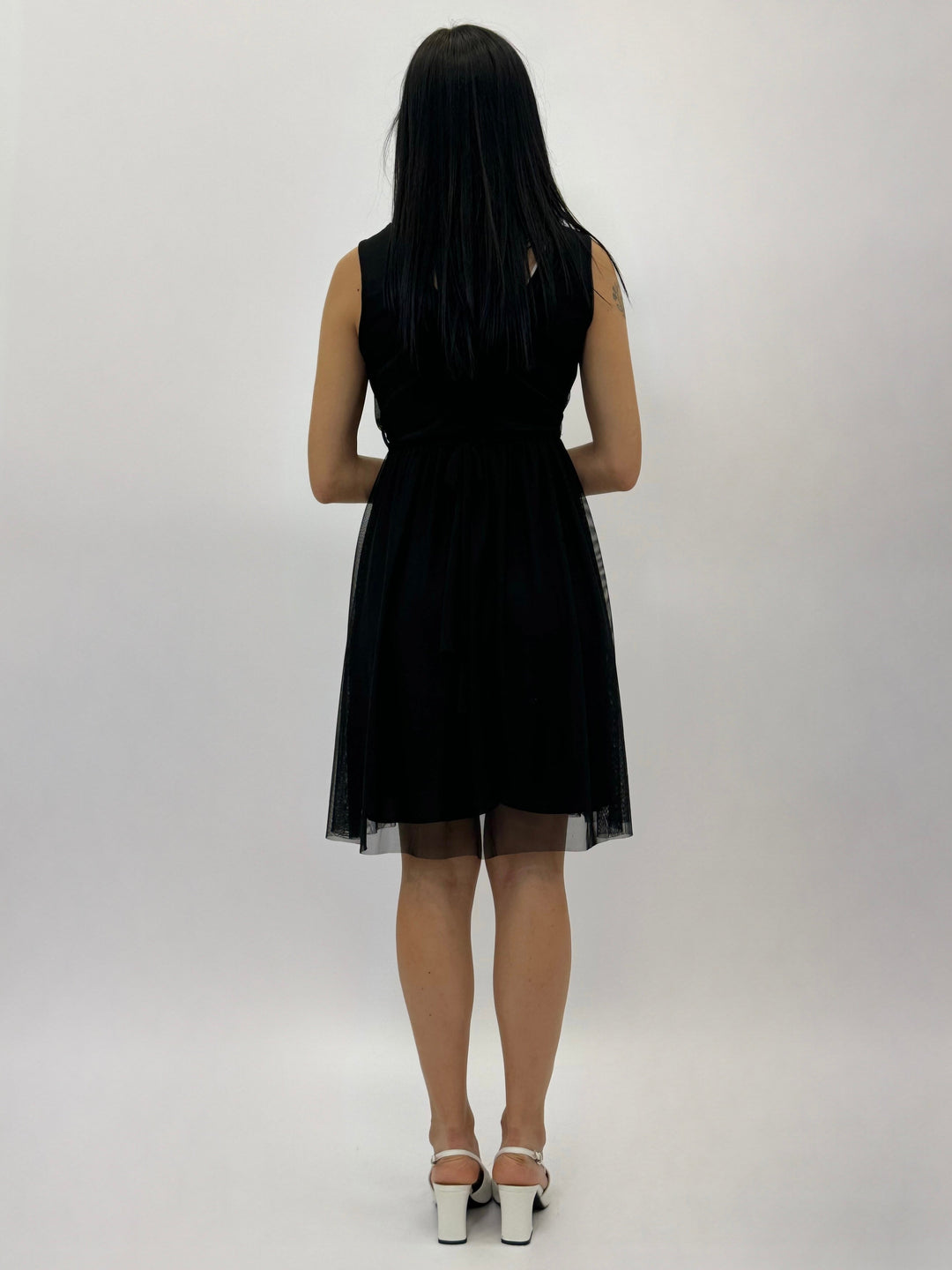 Fuchsia Giorgia™ flowing dress by Emma & Rose Cape Town, lightweight and elegant with a flowing silhouette.