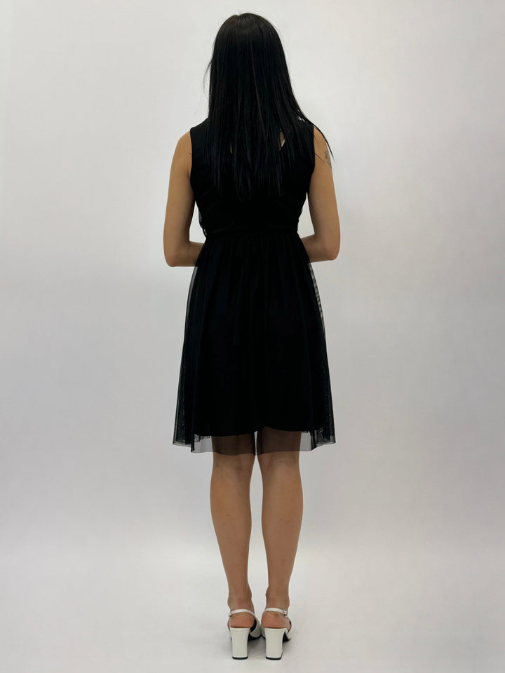 Fuchsia Giorgia™ flowing dress by Emma & Rose Cape Town, lightweight and elegant with a flowing silhouette.