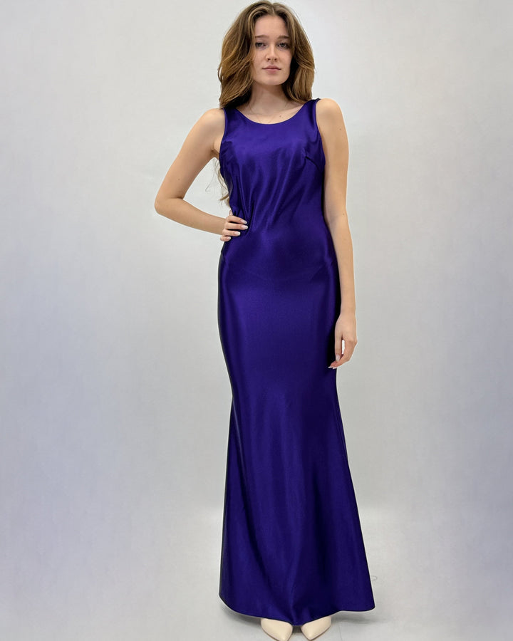 Emma & Rose Cape Town Ingrid™ green dress with boat neckline, made from soft luxurious fabrics, elegant and stylish abiti.