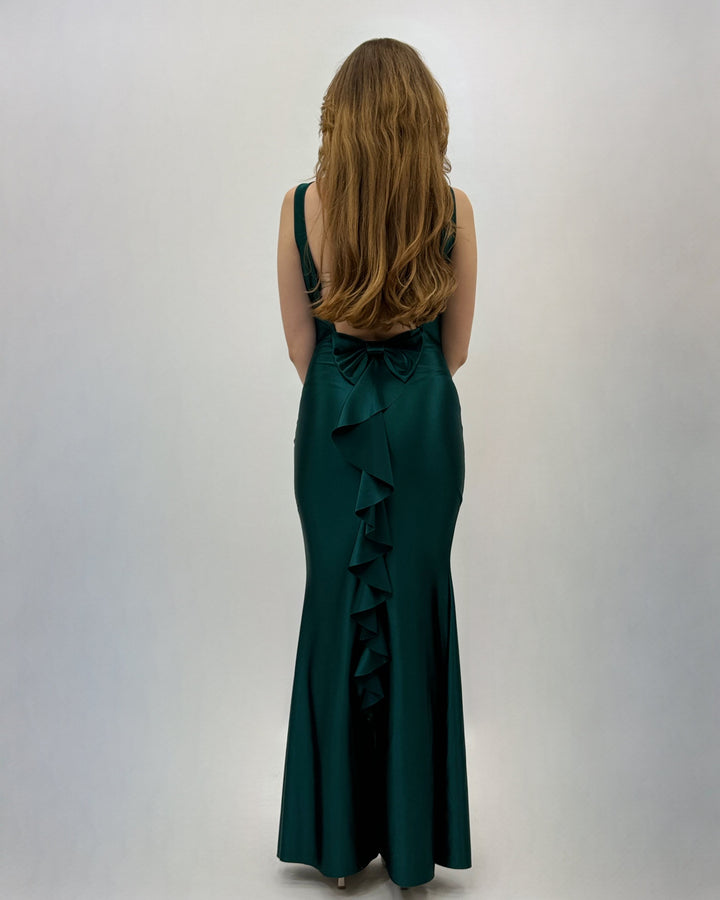 Emma & Rose Cape Town Ingrid™ green dress with boat neckline, soft luxurious fabrics, elegant abiti style.