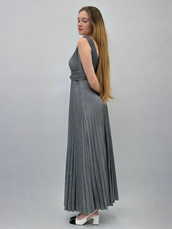 Light blue Selina™ flowing dress by Emma & Rose Cape Town, elegant abiti with a soft, flowing fabric and stylish design.