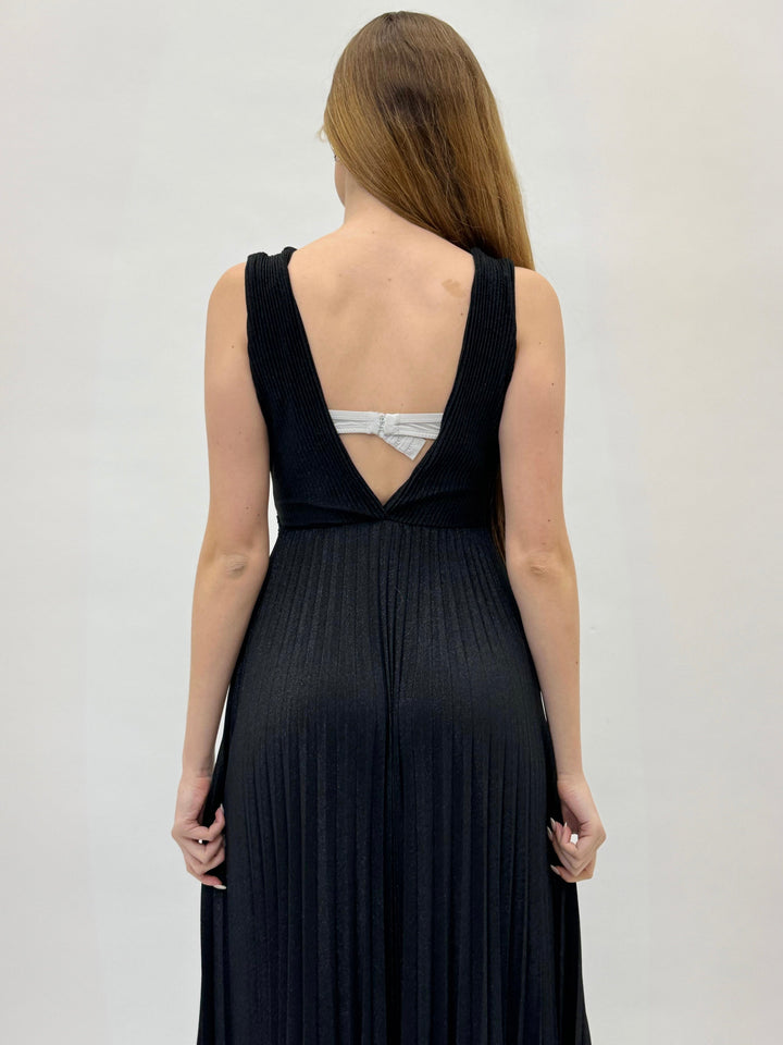 Light blue Selina flowing dress by Emma & Rose Cape Town, elegant abiti with a breezy, relaxed fit and soft fabric.