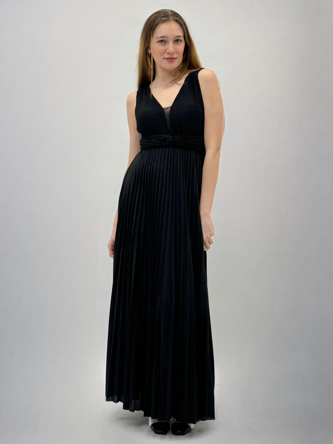 Light blue Selina™ flowing dress by Emma & Rose Cape Town, elegant abiti with a soft, flowing fabric and stylish design.