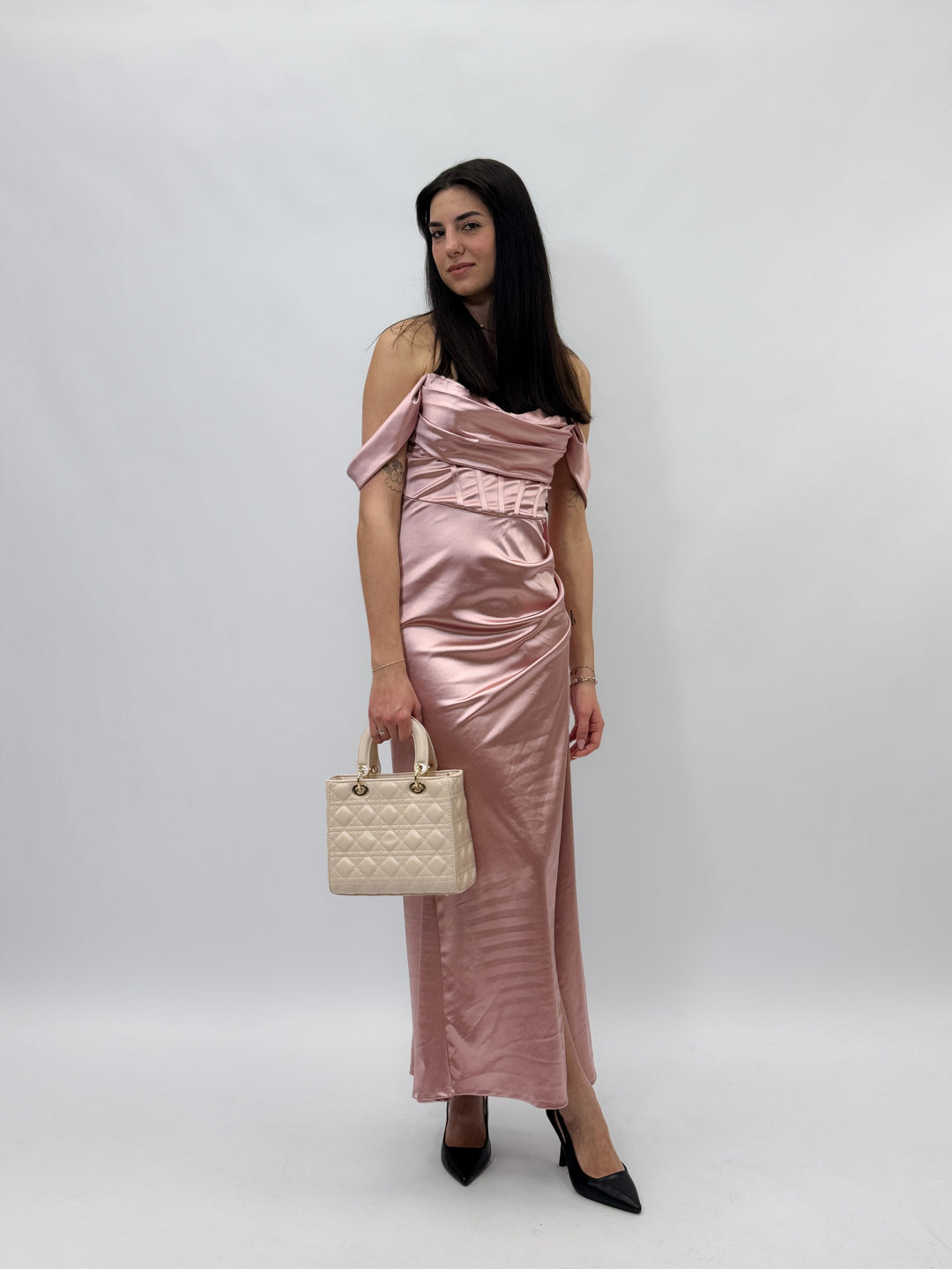 Pink Melanie flowing dress by Emma & Rose Cape Town, lightweight and elegant abiti with a soft, flowing fabric.