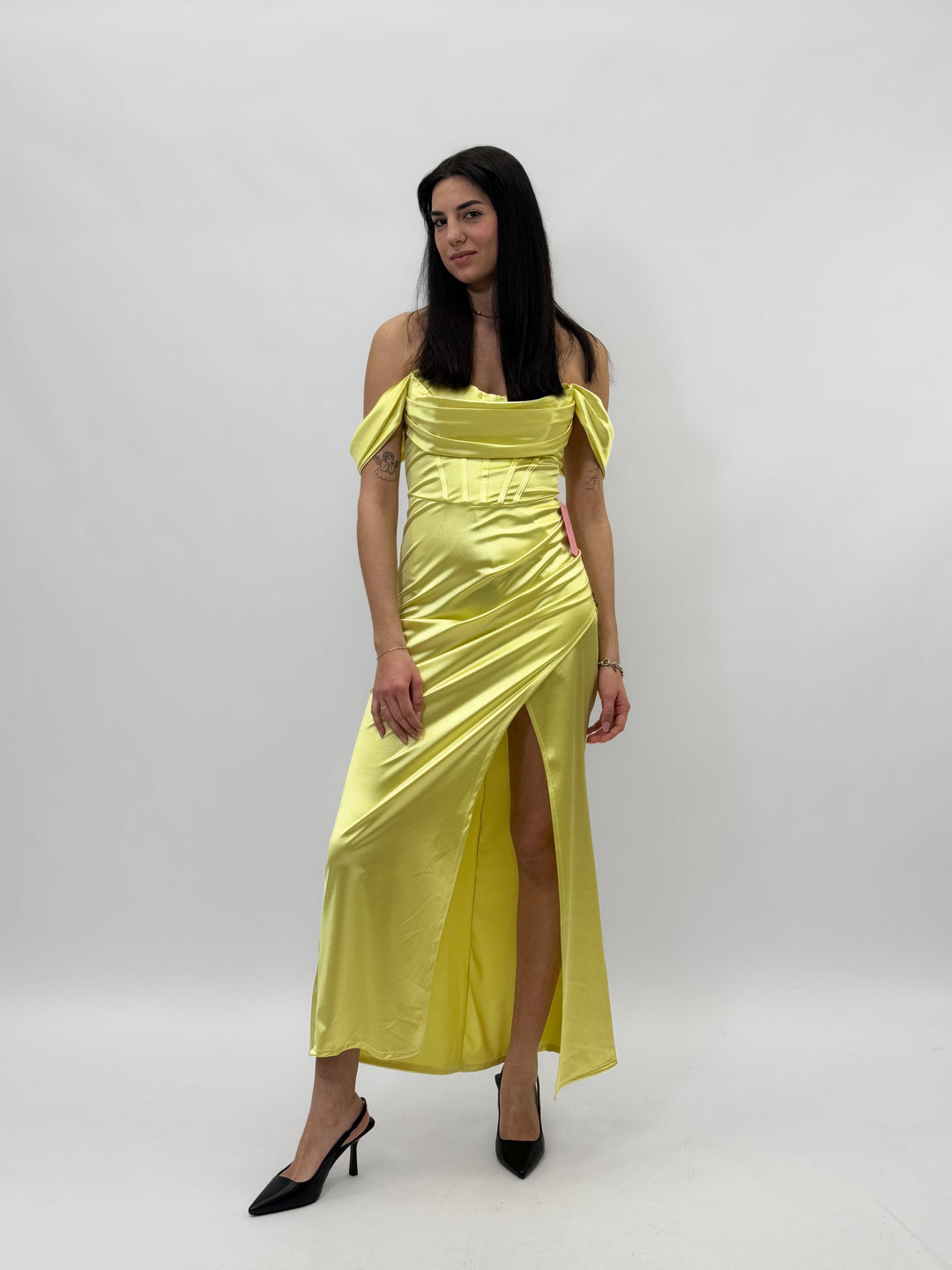 Pink Melanie™ flowing dress by Emma & Rose Cape Town, elegant abiti with lightweight, flowing fabric and stylish design.