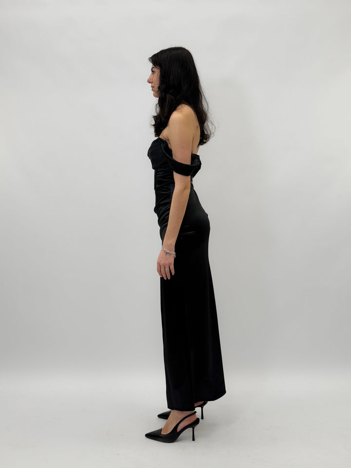 Pink Melanie flowing dress by Emma & Rose Cape Town, elegant abiti with soft, flowing fabric and stylish design.