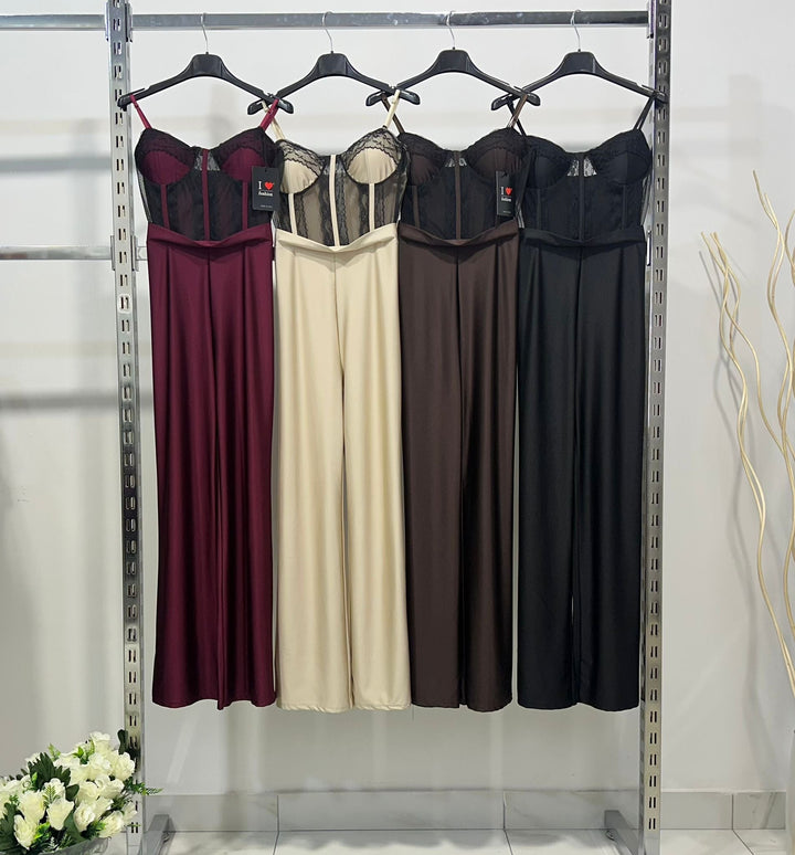Black Mila™ bodycon dress by Emma & Rose Cape Town, close-up of fitted design and elegant neckline.