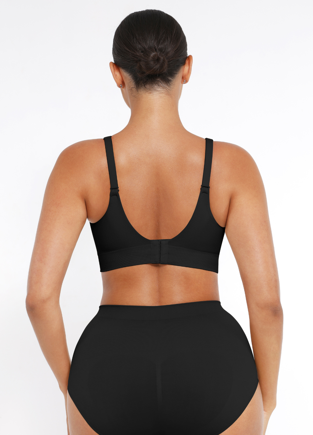 Black Emma & Rose Cape Town everyday comfort bra with smooth cups and adjustable straps, designed for all-day wear.