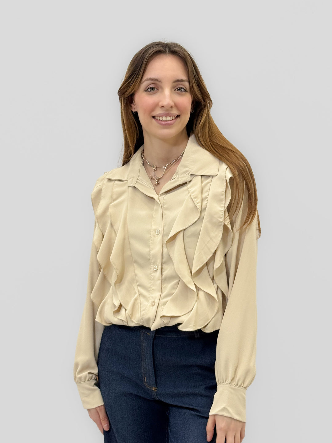 Beige Vera™ Emma & Rose Cape Town shirt with front ruffles, stylish long-sleeve camicie for a chic, elegant look.