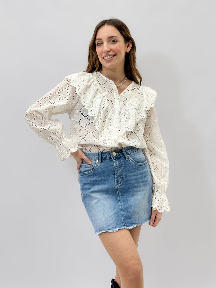 Emma & Rose Cape Town Tessa embroidered broderie anglaise shirt, lightweight cotton camicie with delicate embroidery and feminine style.