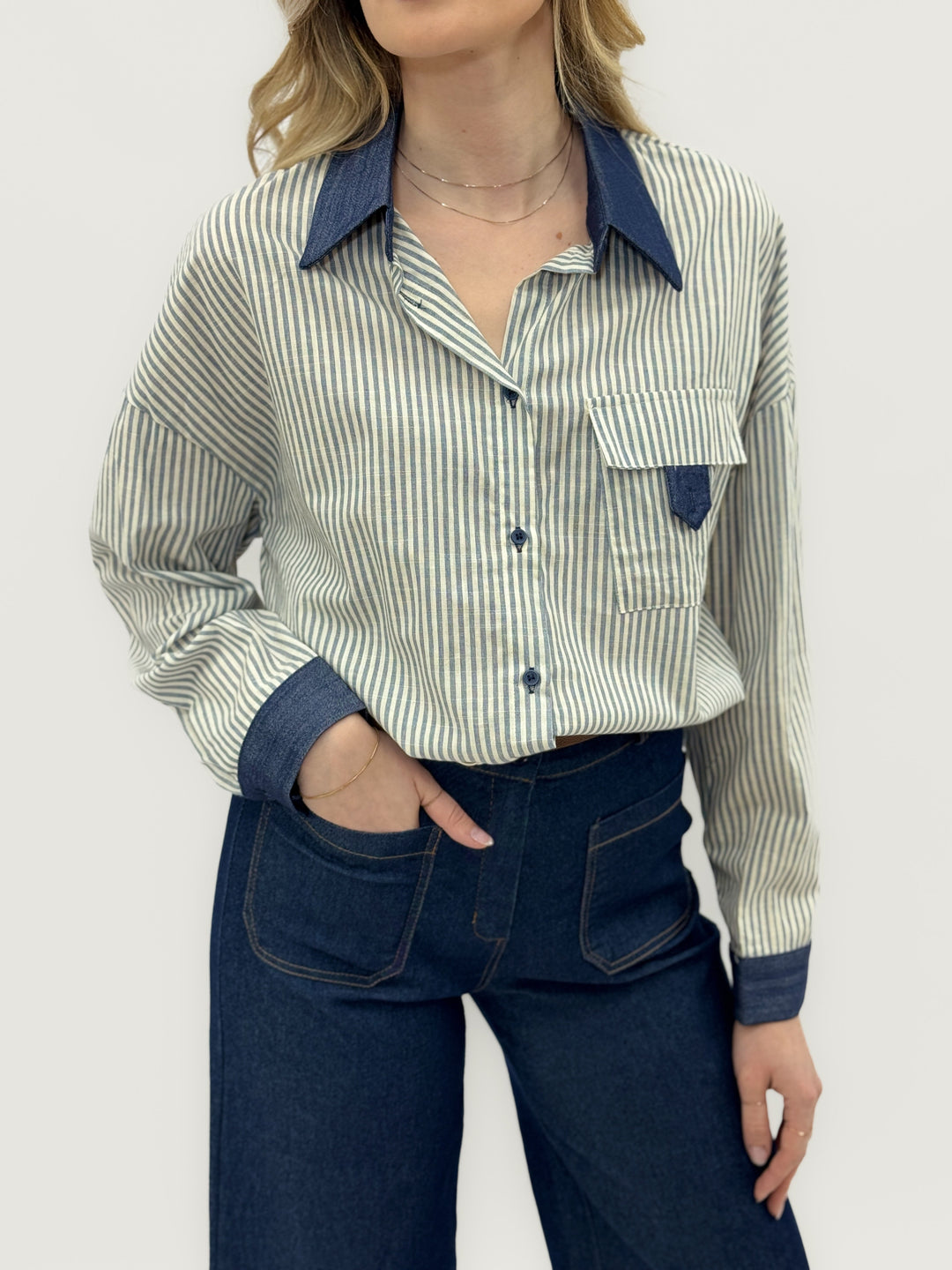 Women's Emma & Rose Cape Town striped camicie shirt with soft fabric and classic design, featuring a relaxed fit and stylish stripes.