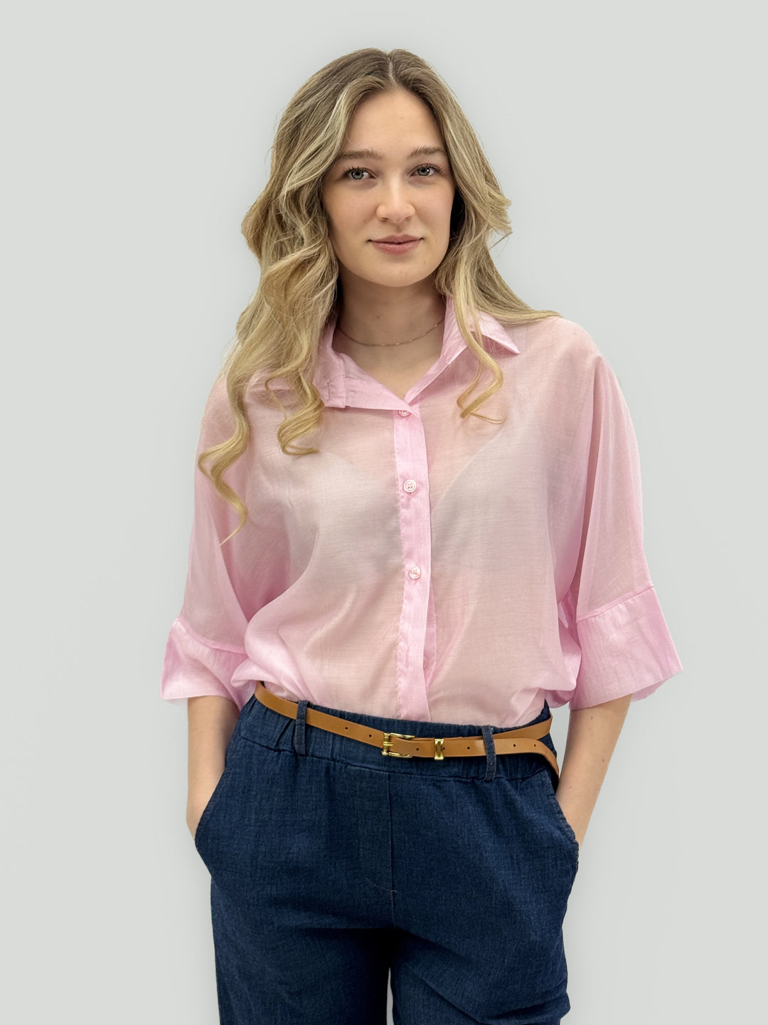 White Lightweight™ camicie by Emma & Rose Cape Town featuring a shirt collar and wide sleeves, casual and stylish for everyday wear.
