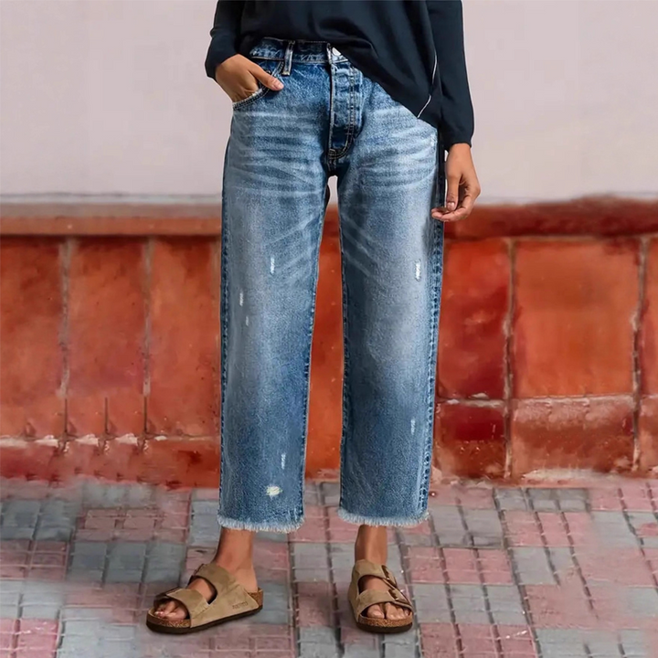Emma & Rose Cape Town Aberjean™ retro cropped straight jeans in classic blue, displayed on a model.