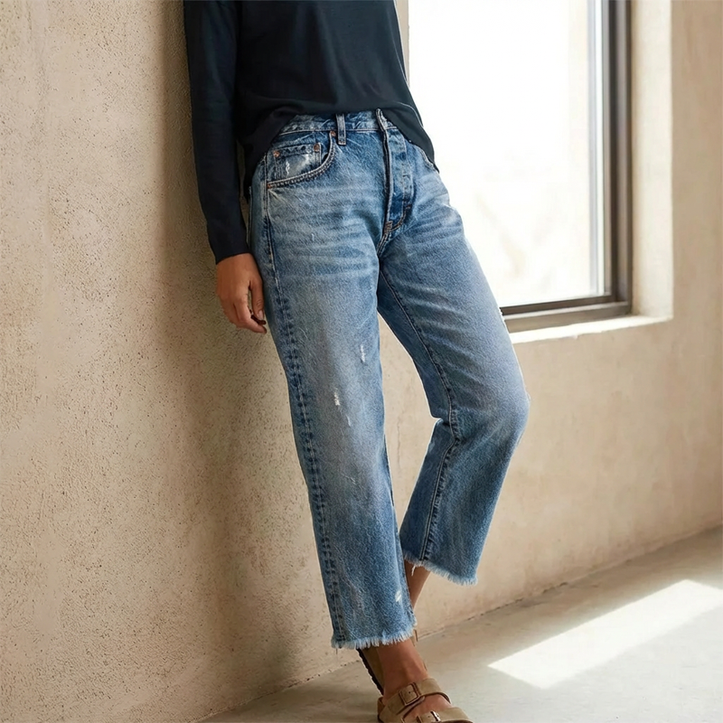 Emma & Rose Cape Town Aberjean™ retro cropped straight jeans in classic blue, displayed on a model.
